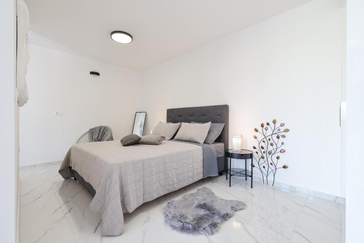 Studio Apartman Natale Zara Esterno foto