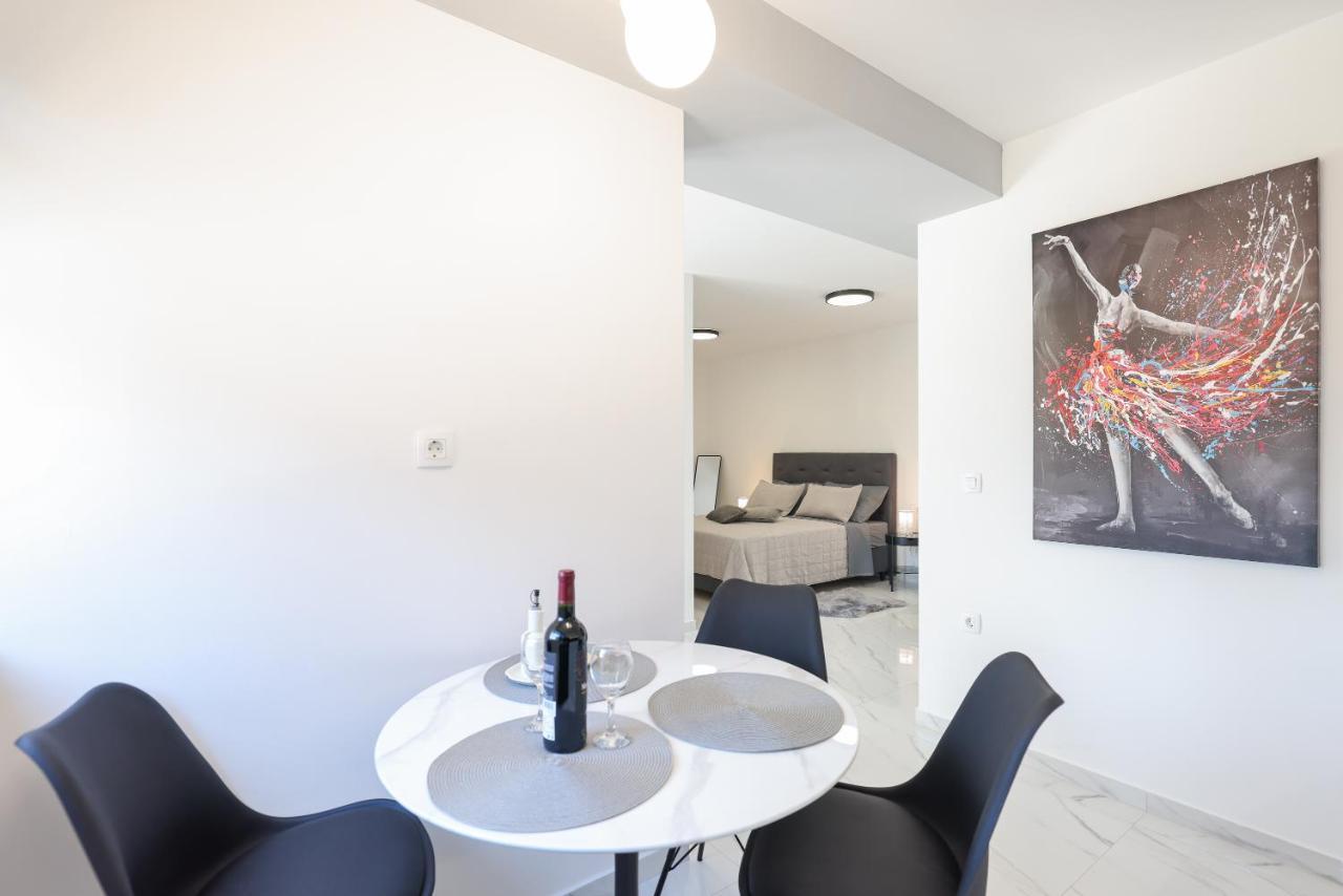 Studio Apartman Natale Zara Esterno foto